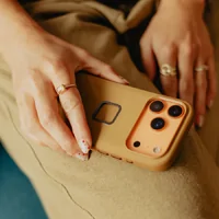 Peak Design Everyday Case for iPhone 17 Pro Max - Tan Clarino