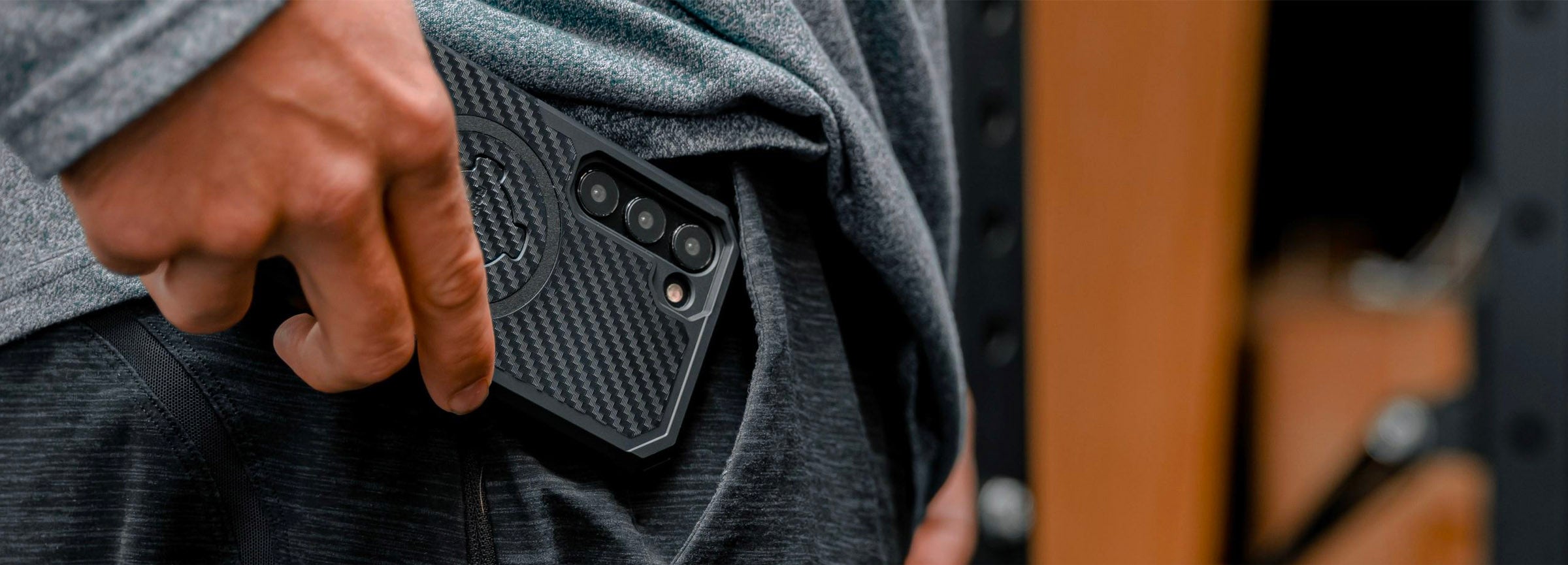 Rugged Case S23 in pocket